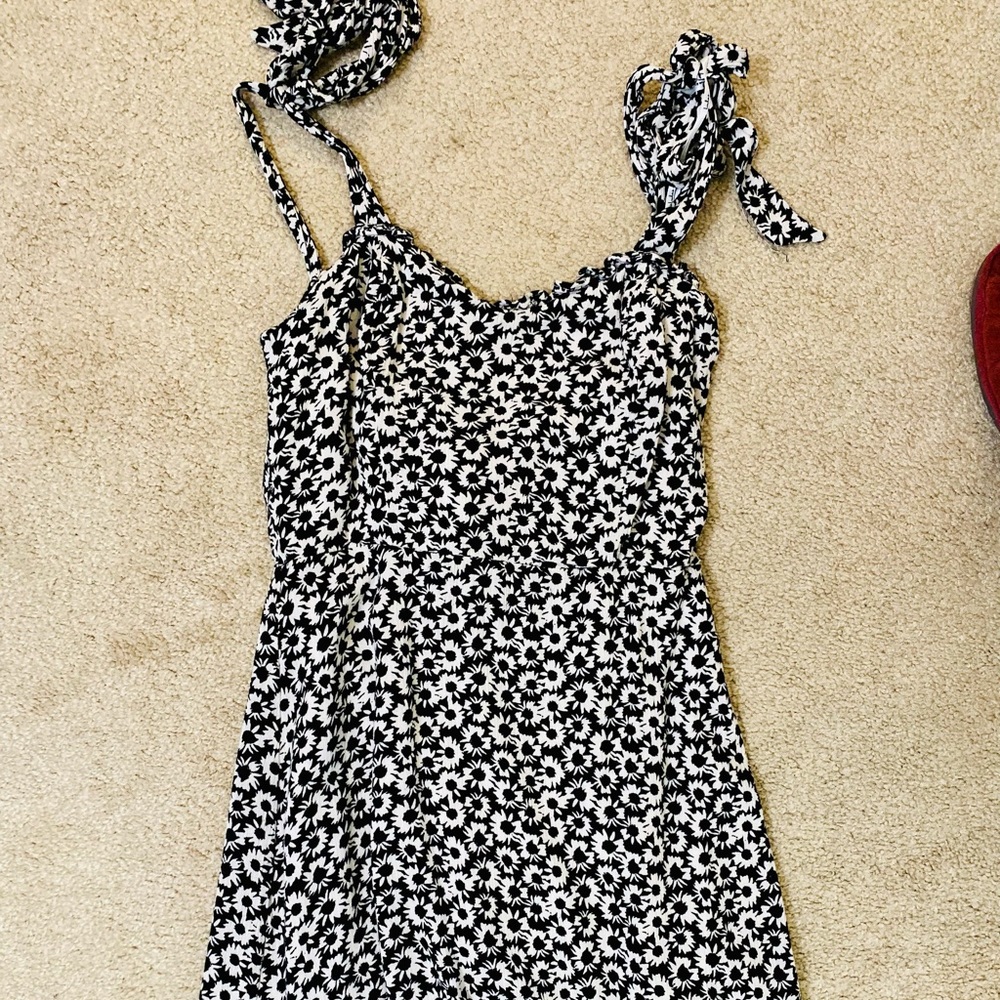 Xs Lulus short dress with shoulder tie